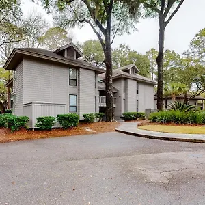 Centre Court 7832 Apartment