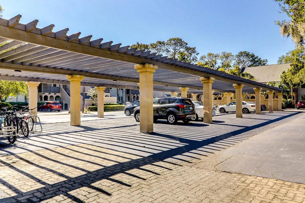 דירות הילטון הד איילנד Colonnade Club 152